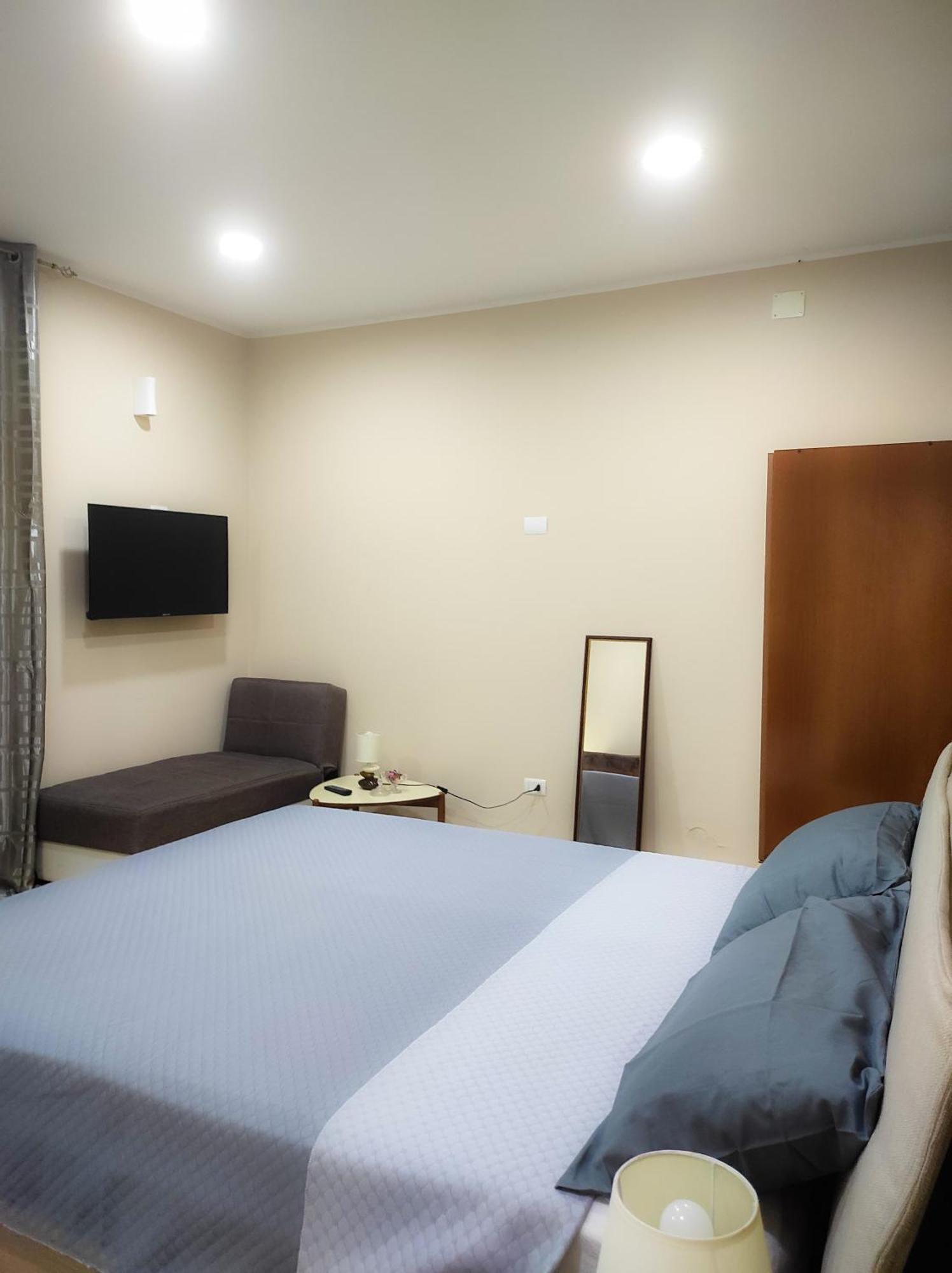 76 Avenue Suites Wi-Fi - Shuttle ريجّو دي كالابريا المظهر الخارجي الصورة