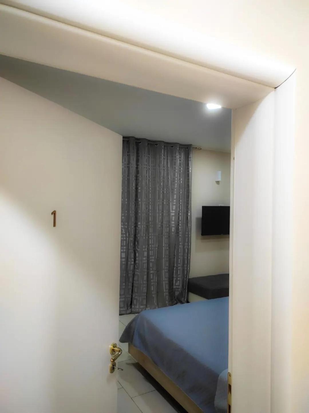 76 Avenue Suites Wi-Fi - Shuttle ريجّو دي كالابريا المظهر الخارجي الصورة